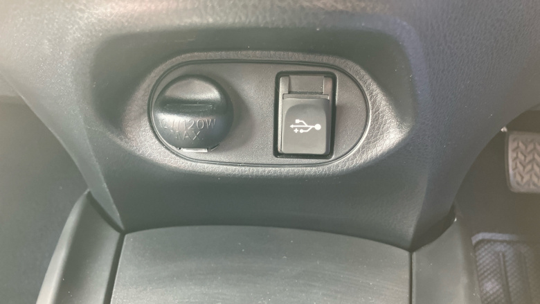 Toyota Yaris 1.33 VVT-i Icon 5dr Petrol Hatchback